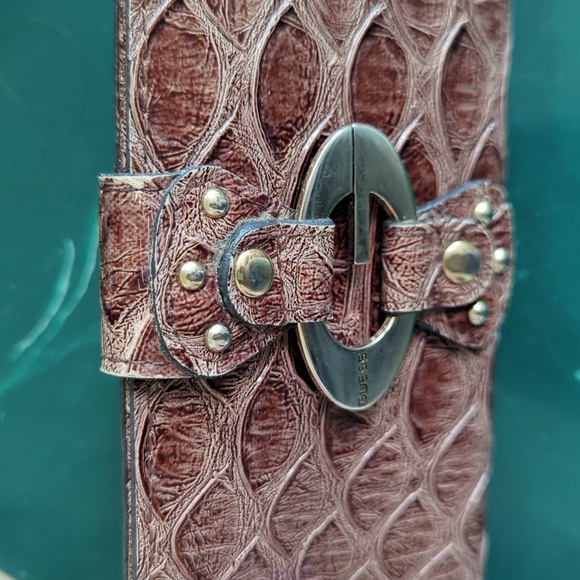 ❣5 for $25 Sale❣Vintage Guess Faux Leather Snakeskin Clutch Wallet - Picture 9 of 9